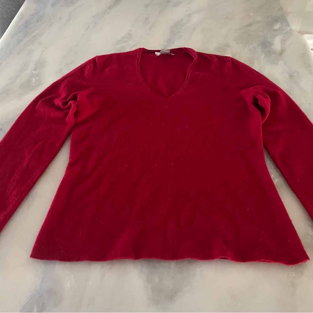 Ann Taylor Women’s M 100% Cashmere Red Long Sleeve V-Neck Winter Cozy Soft - Picture 7 of 7